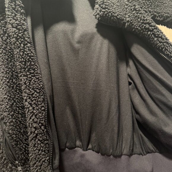 Alo Foxy Sherpa Jacket Size M - Picture 4 of 4